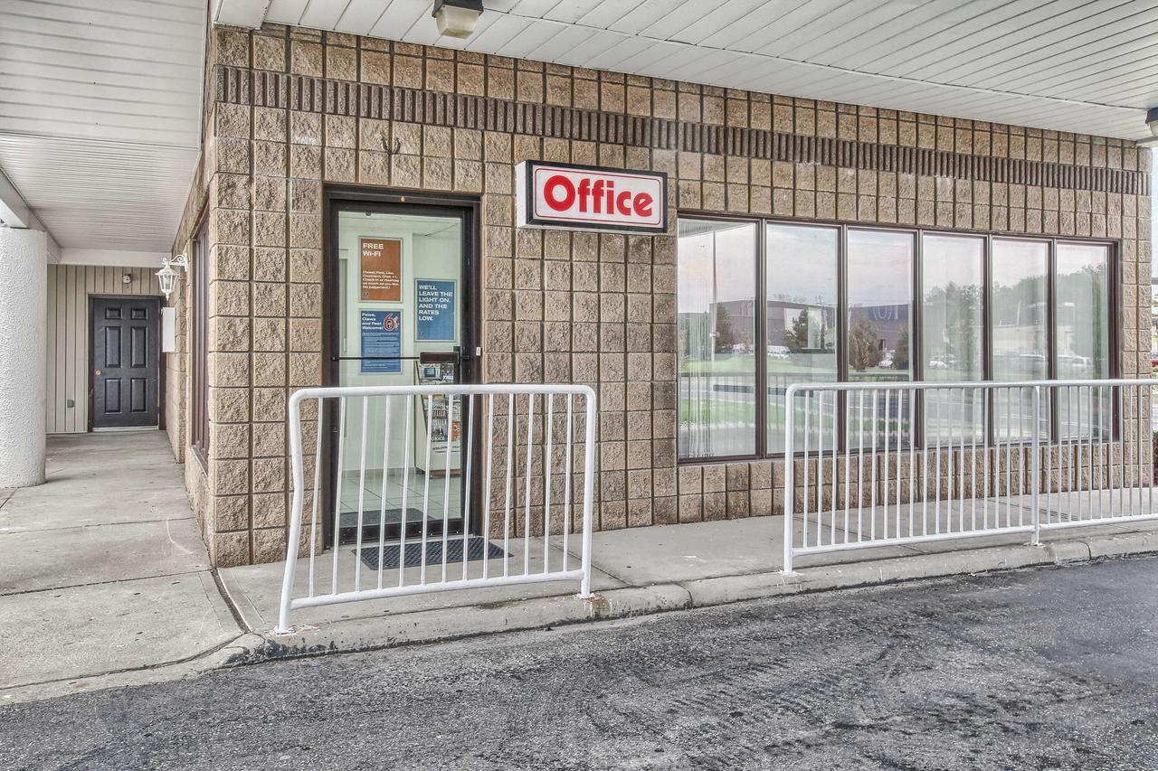 Hotel 6-windsor, On 2*